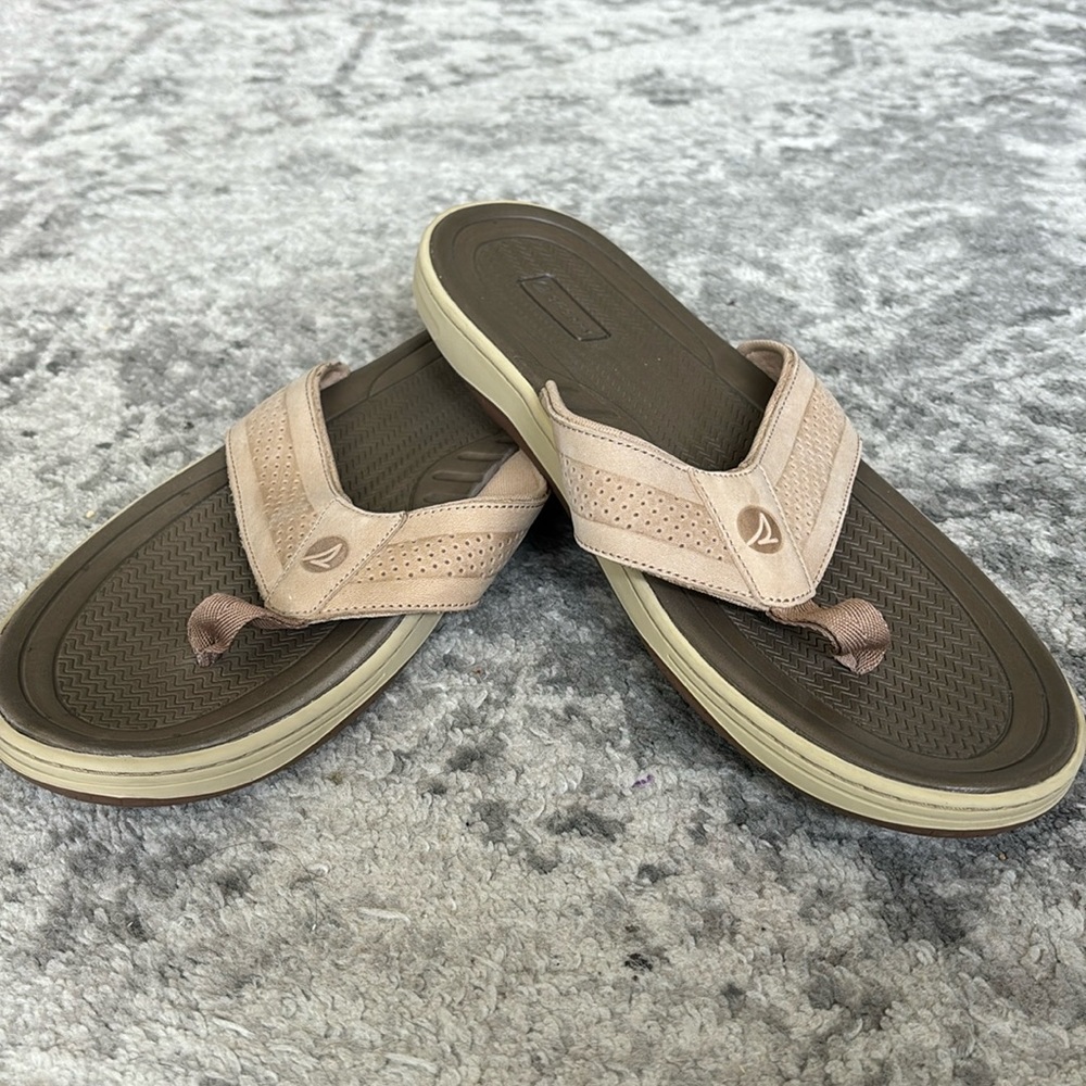 NEVER WORN!! Men’s Sperry Sandals